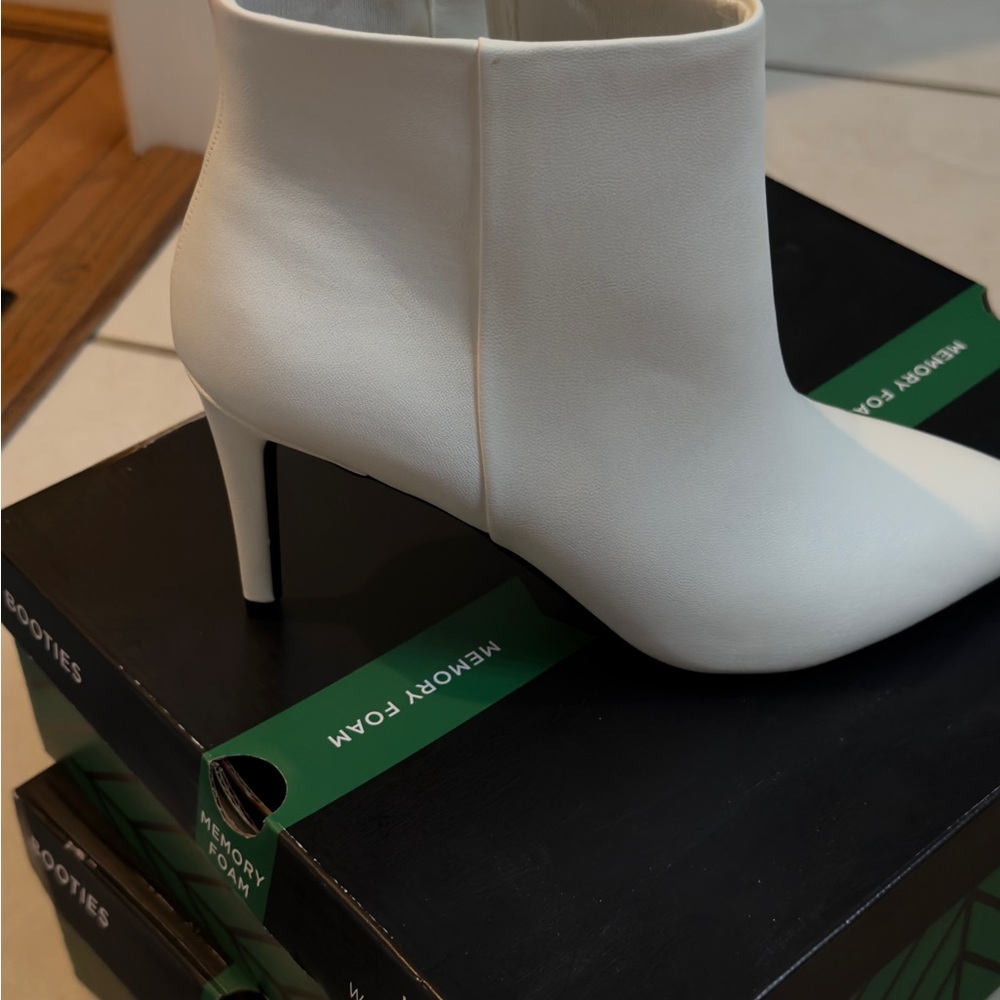 Worthington Chic White Heeled Boots